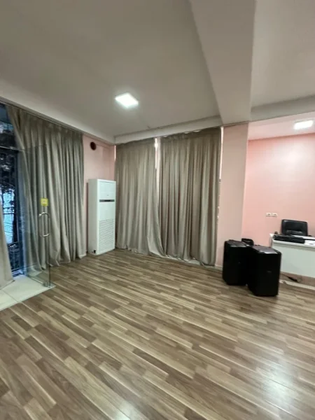 Tirane, shitet ambjent biznesi Kati 0, 80 m² 300.000 € (Myslym Shyri)
