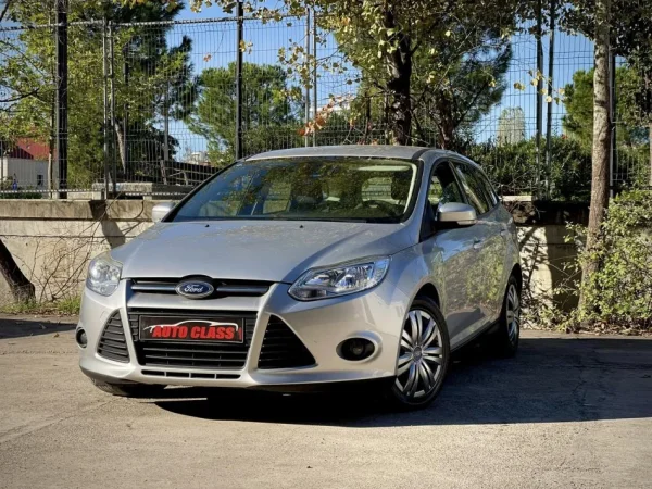Tirane, shes me portobagazh FORD FOCUS TITANIUM Nafte, gri metalizato manuale Klima 174.000 km 4700 EURO OKAZION