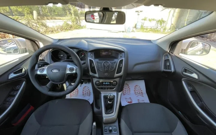 Tirane, shes me portobagazh FORD FOCUS TITANIUM Nafte, gri metalizato manuale Klima 174.000 km 4700 EURO OKAZION