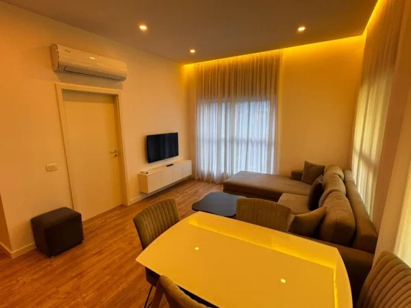 Tirane, shes apartament 1+1+Ballkon Kati 2, 61 m² 115.000 € (ali demi)