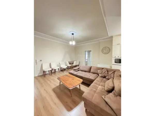 Tirane, jepet me qera apartament 2+1+Aneks+Ballkon , 115 m² 700 € (Liqeni i thate)