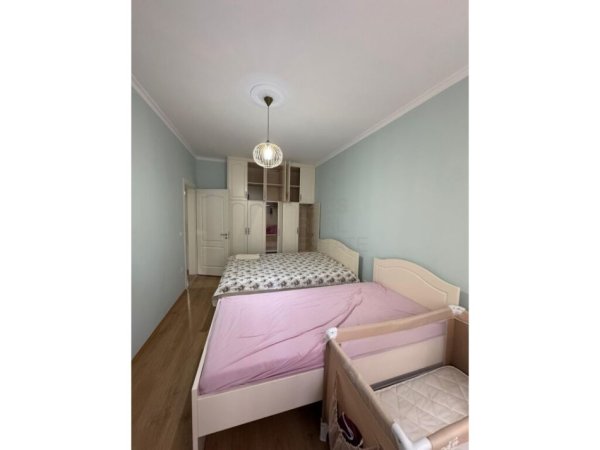 Tirane, jepet me qera apartament 2+1+Aneks+Ballkon , 115 m² 700 € (Liqeni i thate)