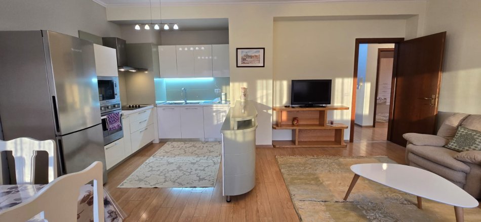 Tirane, jepet me qera apartament 2+1 Kati 7, 100 m² 750 € (Sheshi Avni Rustemi, Pazari i Ri)