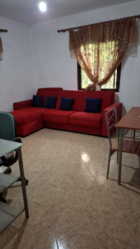 Tirane, jepet me qera apartament 2+1 Kati 1, 75 m² 400 € (Kombinat)