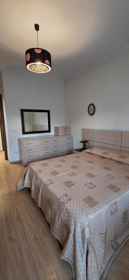 Tirane, jepet me qera apartament 2+1 Kati 7, 100 m² 750 € (Sheshi Avni Rustemi, Pazari i Ri)