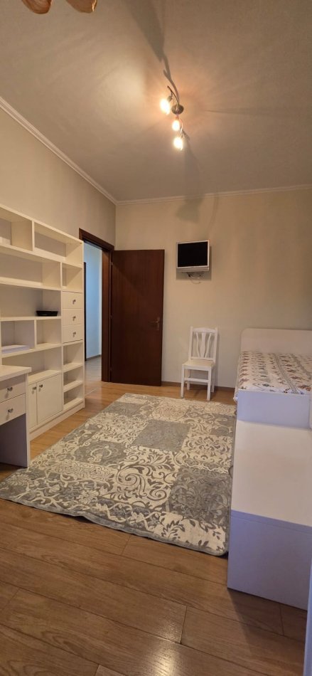 Tirane, jepet me qera apartament 2+1 Kati 7, 100 m² 750 € (Sheshi Avni Rustemi, Pazari i Ri)