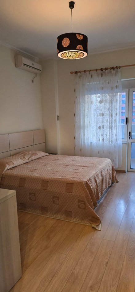 Tirane, jepet me qera apartament 2+1 Kati 7, 100 m² 750 € (Sheshi Avni Rustemi, Pazari i Ri)