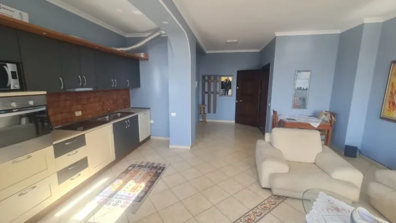 Tirane, jepet me qera apartament 2+1 Kati 10, 106 m² 1.100 € (Qender, Perballe Parlamentit)