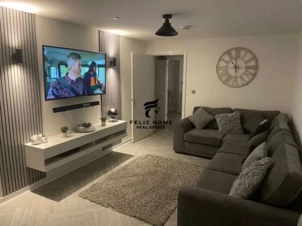 Tirane, jepet me qera apartament 2+1 Kati 2, 120 m² 750 € (MYSLYM SHYRI)