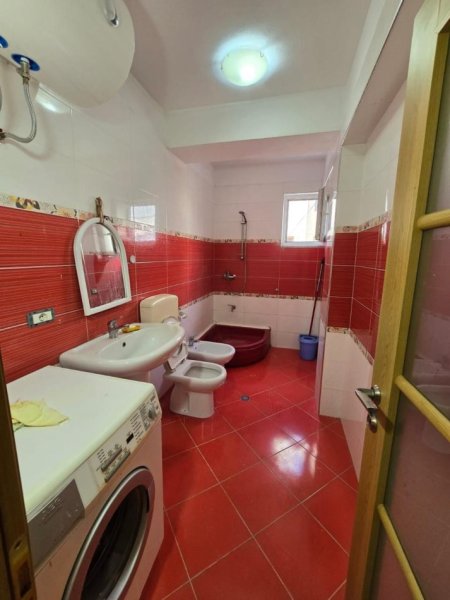 Durres, jepet me qera apartament 1+1+Ballkon Kati 2, 270 € (MARKATA DURRES!)