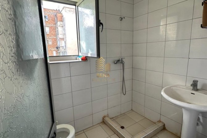 Tirane, shitet apartament 1+1 Kati 3, 137 m² 206.000 € (Tek amabasada amerikane)