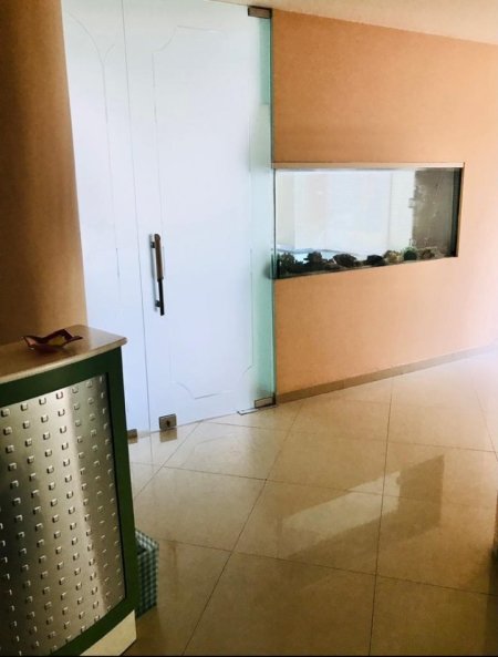 Tirane, jepet me qera ambjent biznesi Kati 3, 100 m² 1.500 € (Stadiumi Dinamo)