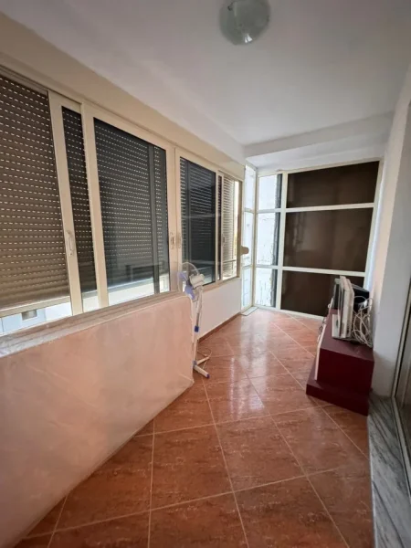 Durres, shitet garsonier Kati 2, 58 m² 70.000 € (RROTA KUQE PLAZH!)