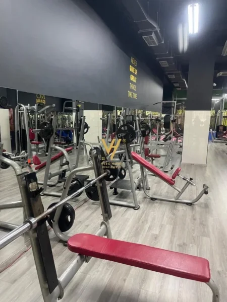 Tirane, shitet ambjent biznesi Kati 0, 380 m² 65.000 € (KOMUNA E PARISIT)