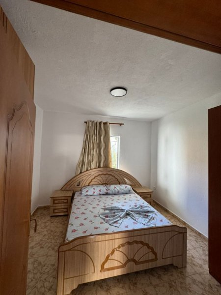 Tirane, jepet me qera apartament 3+1+Ballkon Kati 2, 100 m² 550 € (Rruga e Elbasanit)