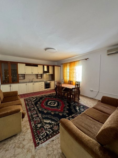 Tirane, jepet me qera apartament 3+1+Ballkon Kati 2, 100 m² 550 € (Rruga e Elbasanit)