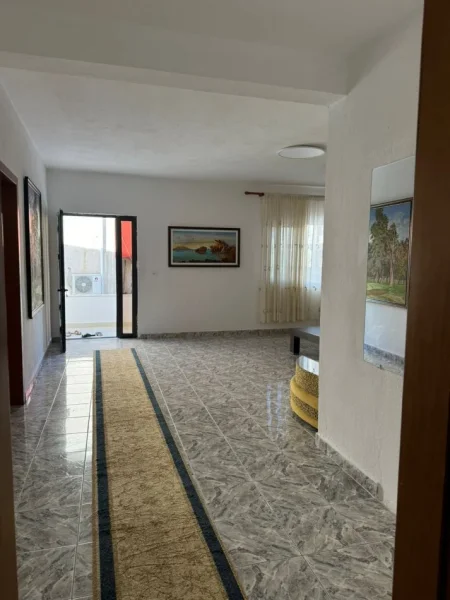 Tirane, jepet me qera apartament 3+1+Ballkon Kati 2, 100 m² 550 € (Rruga e Elbasanit)