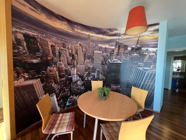 Tirane, jepet me qera apartament 2+1+Ballkon Kati 9, 118 m² 660 € (Rruga e Kavajes)