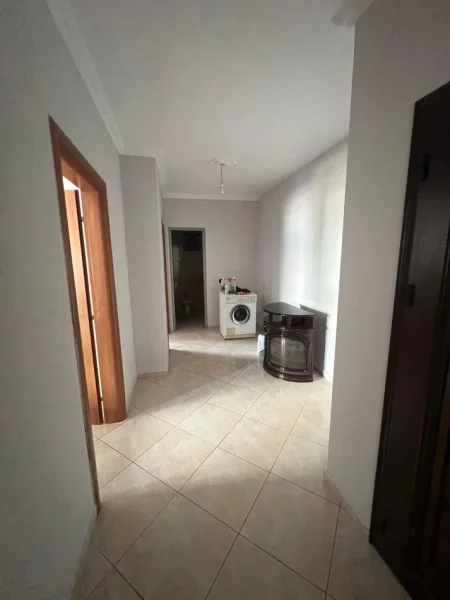 Tirane, jepet me qera apartament 2+1 Kati 3, 103 m² 450 € (Astir)