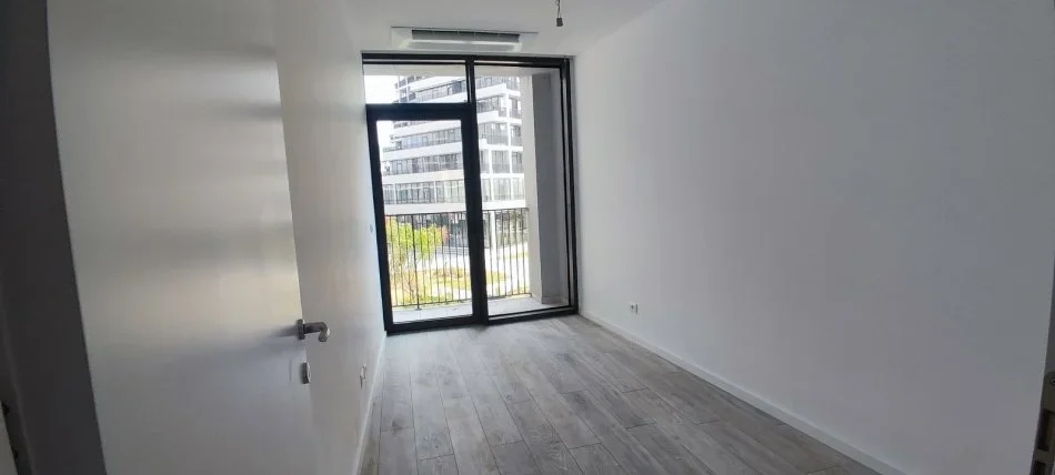 Tirane, jepet me qera ambjent biznesi Kati 1, 102 m² 1.200 € (Liqeni Artificial)
