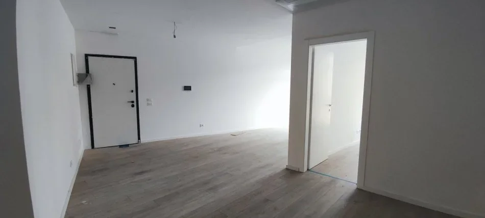 Tirane, jepet me qera ambjent biznesi Kati 1, 102 m² 1.200 € (Liqeni Artificial)