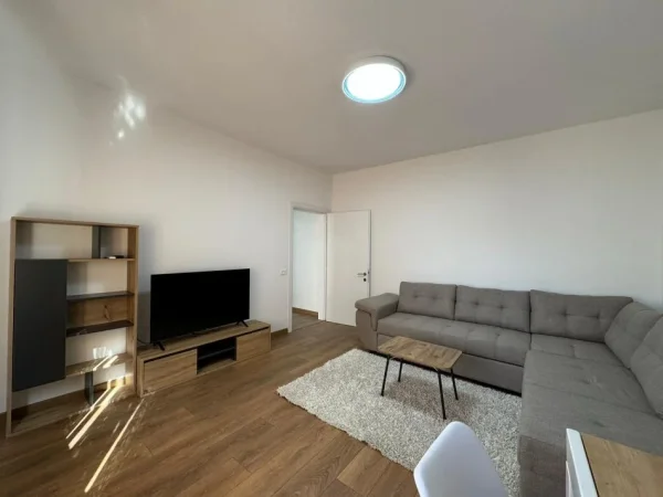 Tirane, jepet me qera apartament 1+1 Kati 4, 600 € 