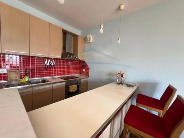 Tirane, jepet me qera apartament 2+1 Kati 9, 118 m² 660 € (Rruga e Kavajes)