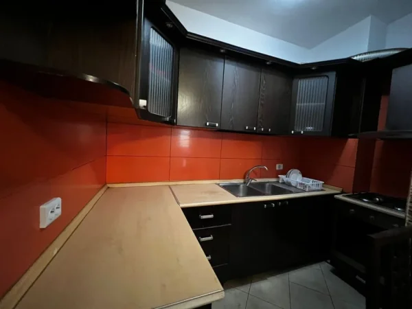 Tirane, shitet apartament 1+1+Ballkon Kati 2, 73 m² 122.000 € (Kodra e Diellit)