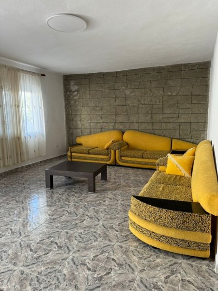 Tirane, jepet me qera apartament 3+1+Ballkon Kati 2, 100 m² 550 € (Rruga Pjeter Budi)