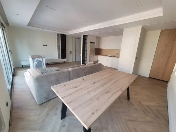 Tirane, jepet me qera apartament 2+1+Ballkon Kati 4, 150 m² 1.500 € (Delijorgji)
