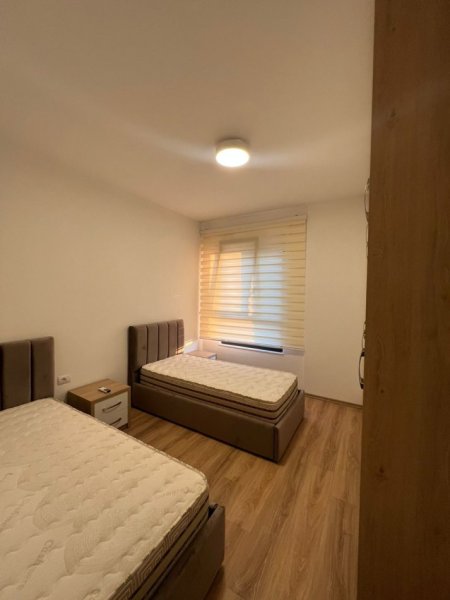 Tirane, jepet me qera apartament 2+1 Kati 7, 90 m² 600 € (Kinostudio)