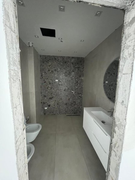 Tirane, jepet me qera apartament 1+1 Kati 3, 1.200 € (Lake View Tirana)