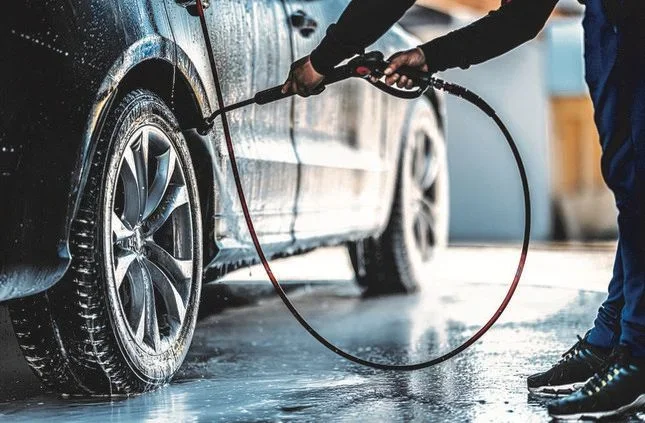 Tirane, jepet me qera Kati 0, 200 m² 500 € (Rruga 5 Maji)