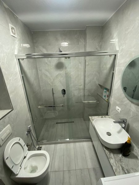 Tirane, jepet me qera apartament 1+1 Kati 6, 70 m² 550 € (Rruga e Kavajes)