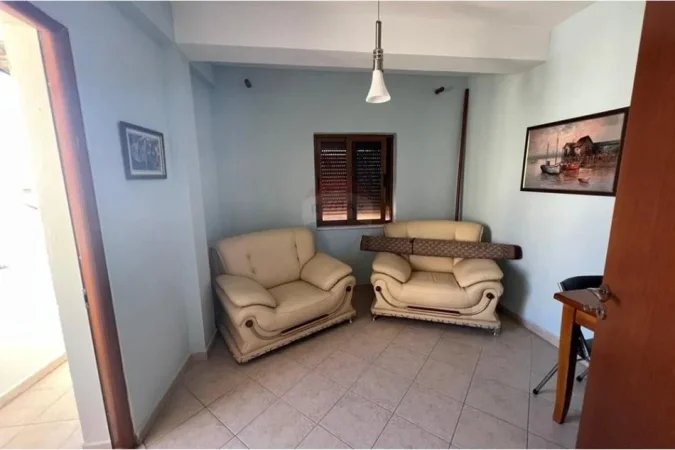 Tirane, shitet apartament 3+1 Kati 5, 80 m² 105.000 € (Brryli - Rruga Bardhyl,)