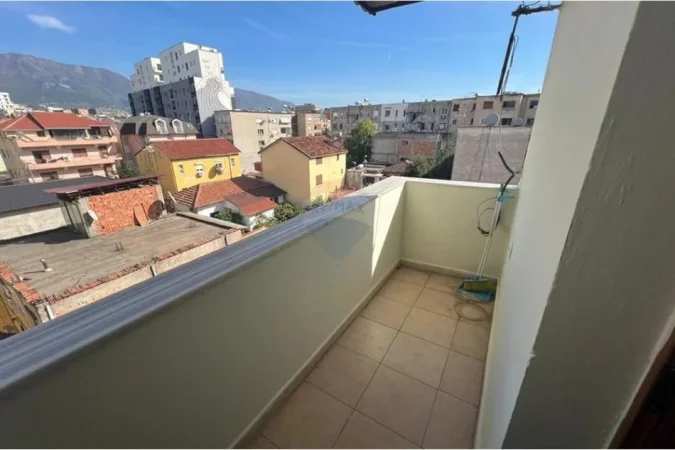 Tirane, shitet apartament 3+1 Kati 5, 80 m² 105.000 € (Brryli - Rruga Bardhyl,)