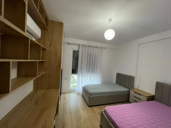 Tirane, jepet me qera apartament 2+1 Kati 2, 98 m² 500 € (Rruga Sokrat Miho)