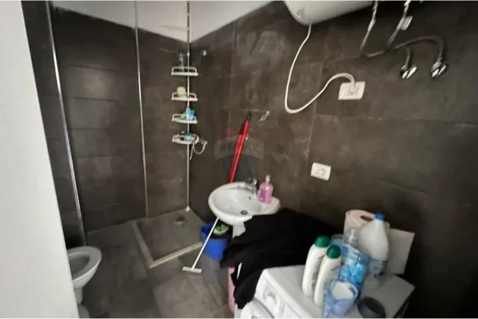 Tirane, shitet apartament 1+1+Aneks+Ballkon Kati 3, 68 m² 82.000 € (Ali Demi)
