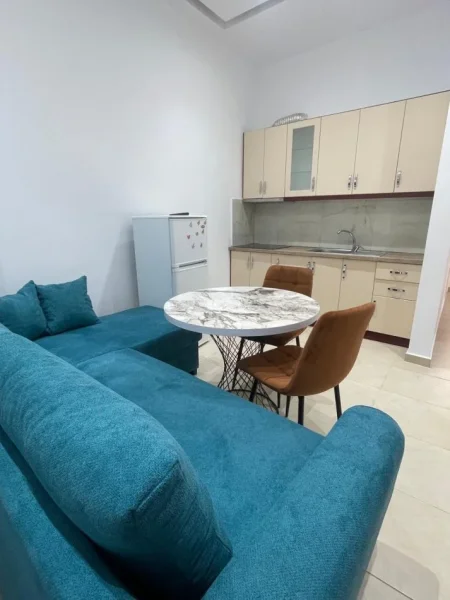 Tirane, jepet me qera 1+1+Ballkon Kati 1, 60 m² 400 € (Rruga "Fuat Toptani")