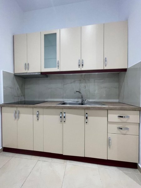 Tirane, jepet me qera 1+1+Ballkon Kati 1, 60 m² 400 € (Rruga &quot;Fuat Toptani&quot;)