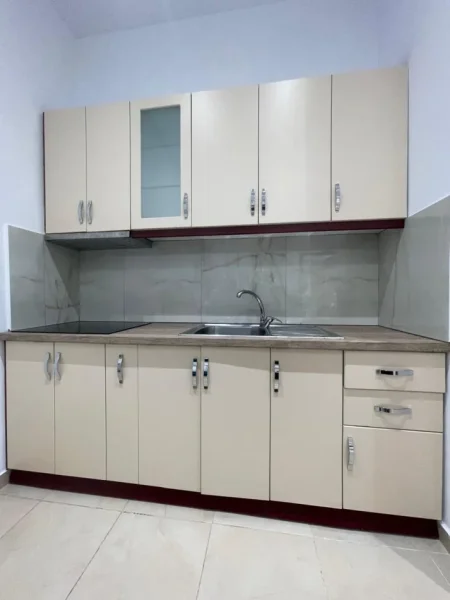 Tirane, jepet me qera 1+1+Ballkon Kati 1, 60 m² 400 € (Rruga "Fuat Toptani")