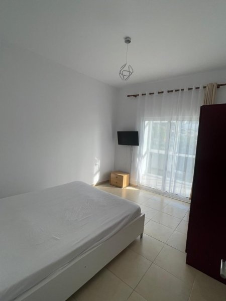 Tirane, jepet me qera 1+1+Ballkon Kati 1, 60 m² 400 € (Rruga &quot;Fuat Toptani&quot;)