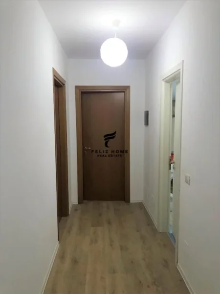 Tirane, jepet me qera apartament 2+1 Kati 3, 83 m² 700 € (21 DHJETORI)