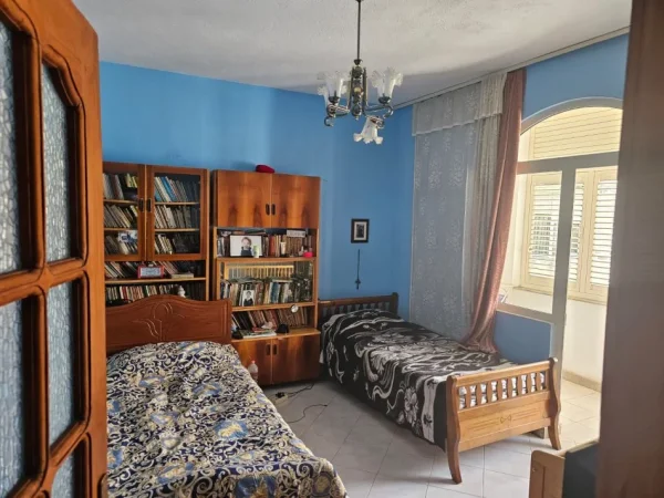 Tirane, shitet apartament 1+1 Kati 2, (Ali Demi)