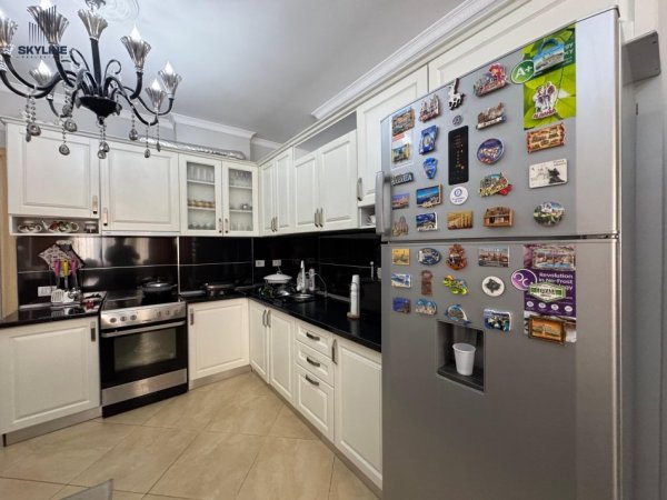 Tirane, shitet apartament 3+1+Ballkon Kati 7, 141 m² 180.000 € (Astir)