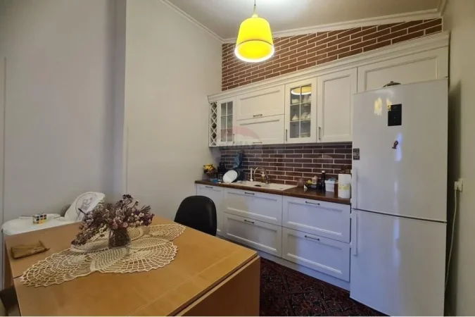 Tirane, shitet apartament 2+1 Kati 6, 100 m² 150.000 € (Rruga e Elbasanit)