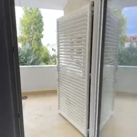 Tirane, shitet apartament 1+1+Ballkon Kati 4, 86 m² 129.000 € (Selite)