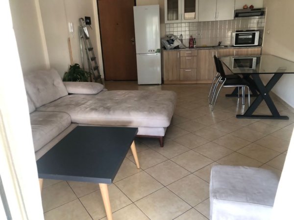 Tirane, jepet me qera apartament 2+1+Ballkon Kati 7, 100 m² 450 € (Rr. 3 Deshmoret)