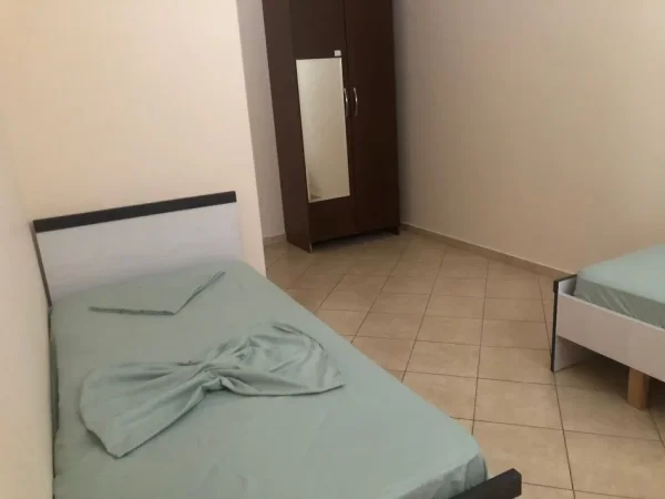 Tirane, jepet me qera apartament 2+1+Ballkon Kati 7, 100 m² 450 € (Rr. 3 Deshmoret)
