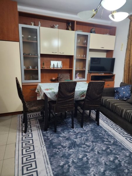 Tirane, jepet me qera apartament 2+1 Kati 4, 78 m² 550 € (Rruga Elbasanit, Instituti i Higjenes)
